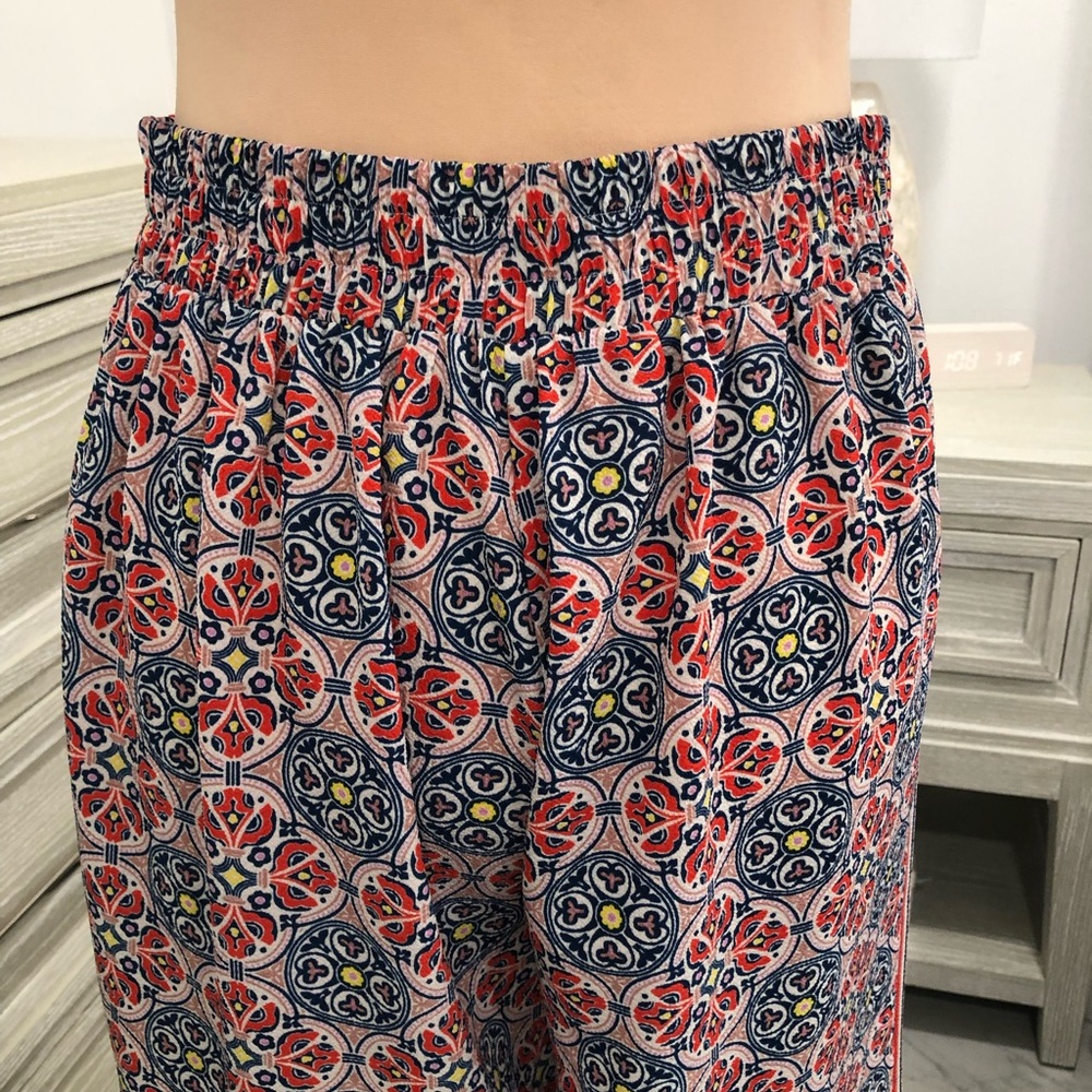 Max Studio Multicolor Patterned Capris - Picture 8 of 13